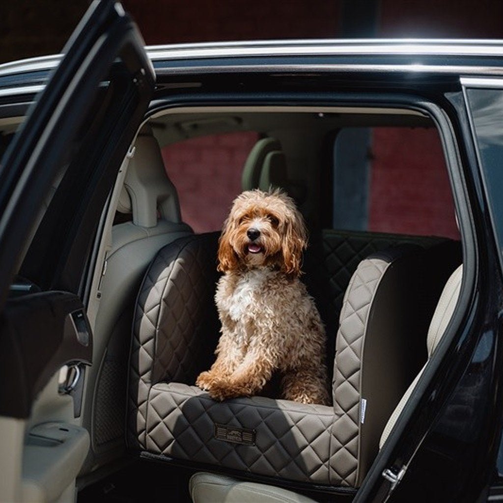 DogStyler Car Seat Excellent - Italian Grey lifestyle