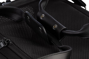 TC2417AAONX000 - Hendrick - Lemmikin ISOFIX turvaistuin ja kantolaukku - Onyx - Muotitassu