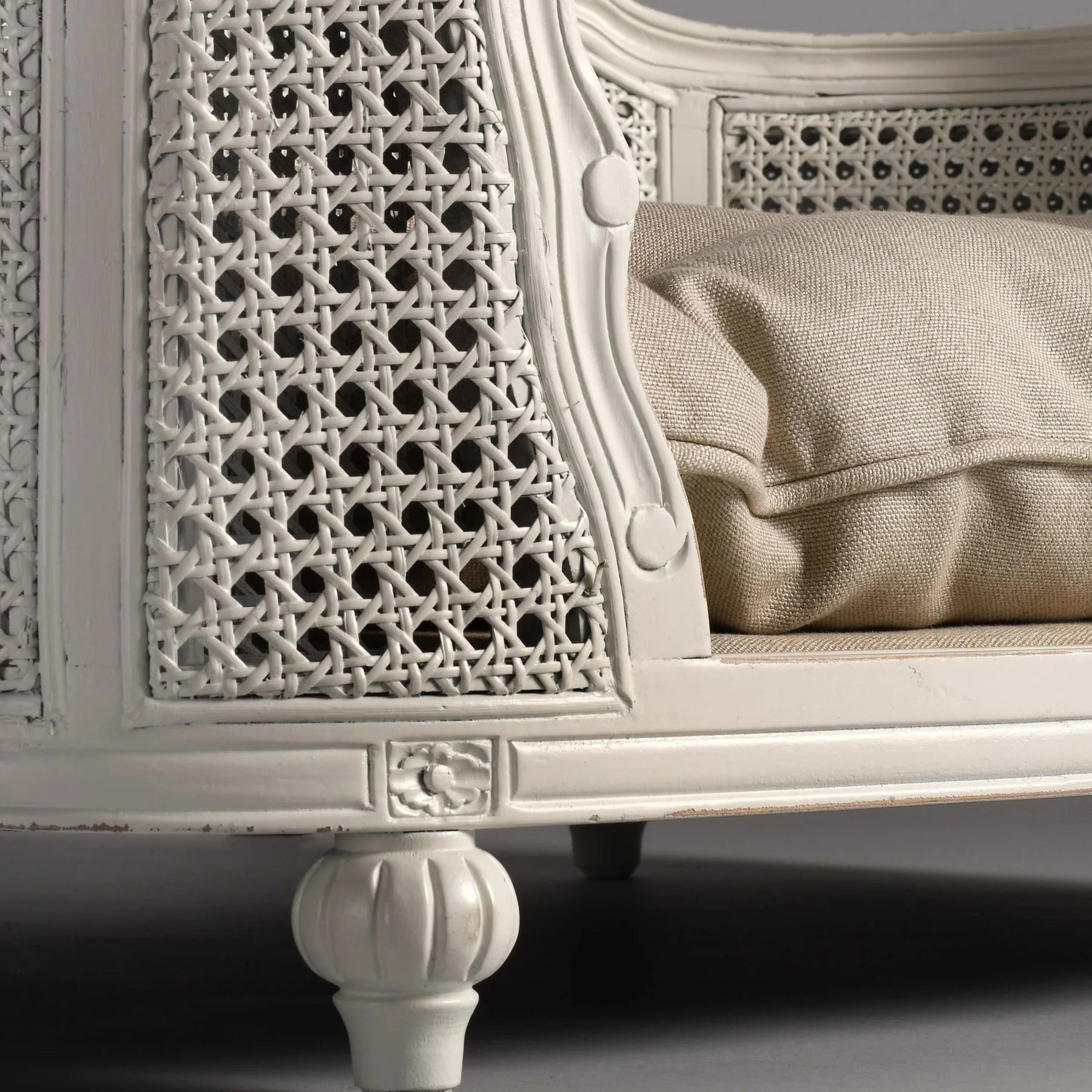 Lord Lou Arthur upholstered design bed - Linen ecru - Muotitassu
